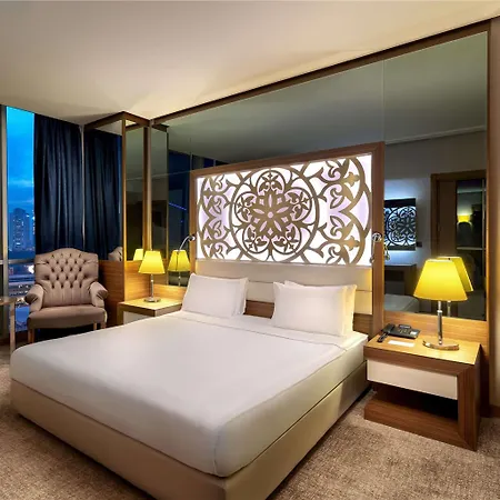 Downtown Hotel *