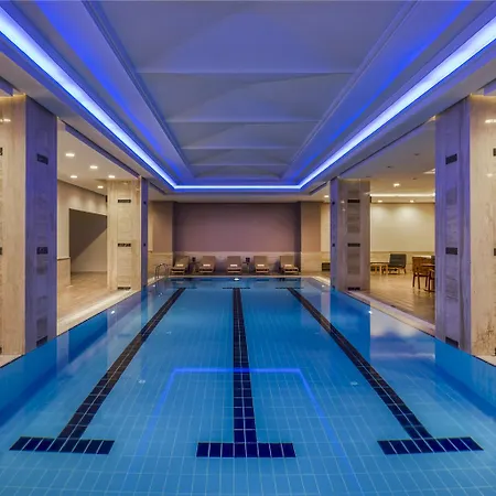 Downtown Hotel *